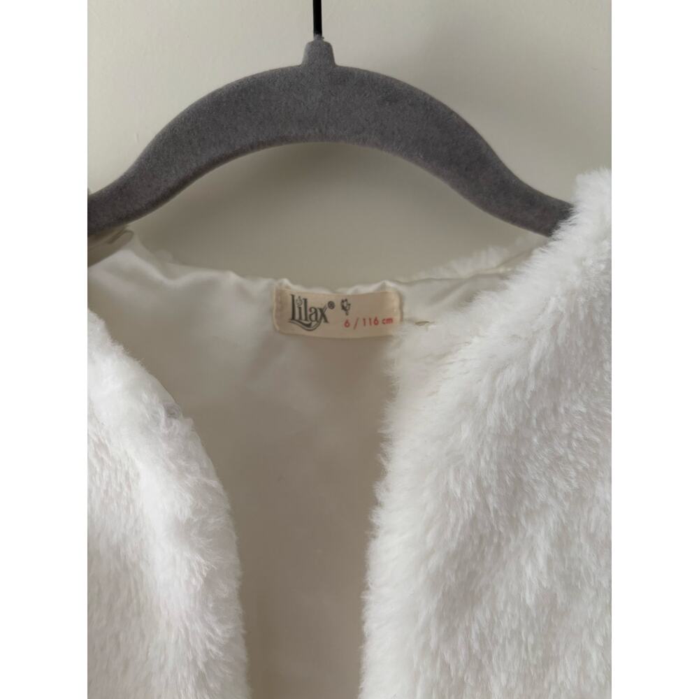 Girls White Faux Fur Bolero Shrug Jacket Formal Wedding Party Size 6 116cm Coat - Picture 4 of 10